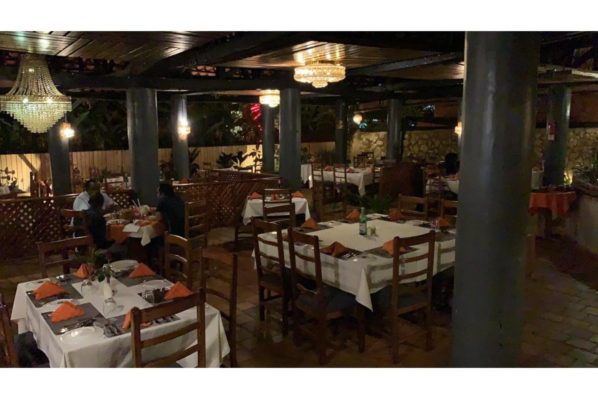 Khana Khazana Boutique Hotel キガリ エクステリア 写真